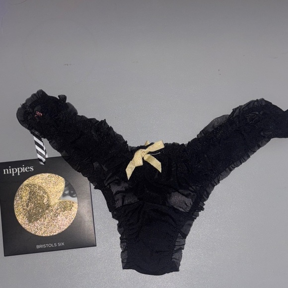 Bristol Six Gold Nippies & Black Thong Set - Picture 2 of 5